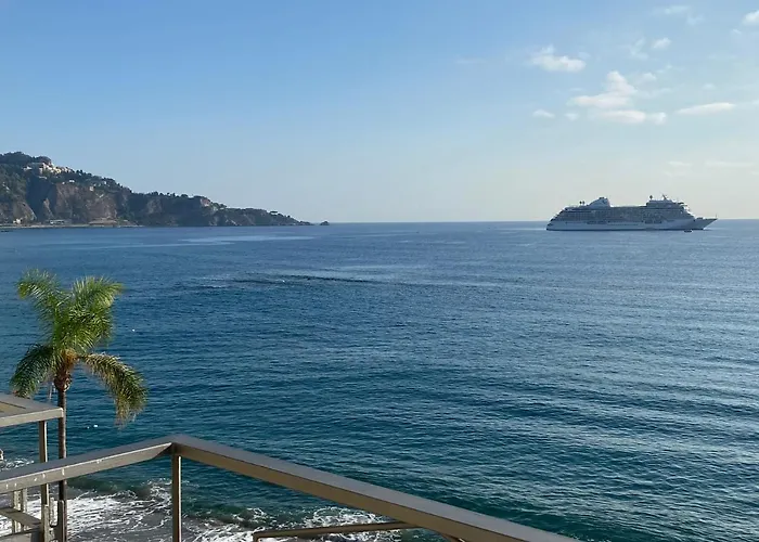 La Mansarda Apartment Giardini Naxos